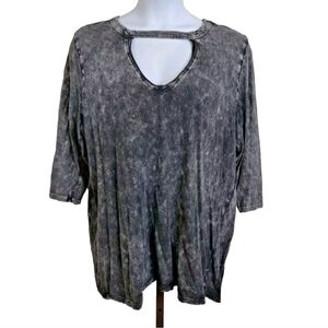 Torrid Womens Size 3 3X Gray Mineral Wash 3/4 Sleeve Choker Neck Tee Shirt Top